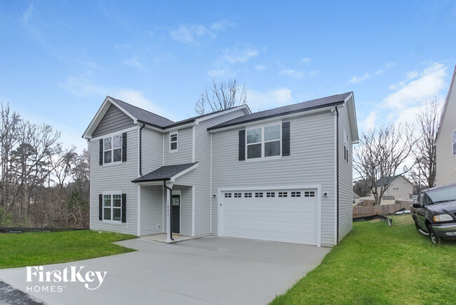 Building Photo - 1401 Living Wy