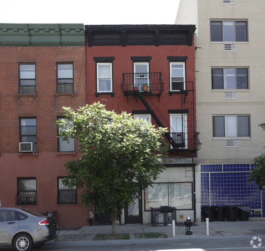 Building Photo - 167 Columbia St