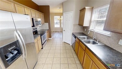 Building Photo - 2109 Vernice Dr