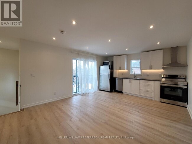 Photo du bâtiment - 84 Foch Ave