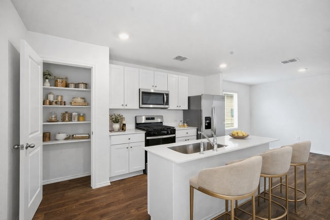 Building Photo - 5106 Blind Shot