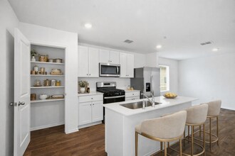 Building Photo - 5106 Blind Shot