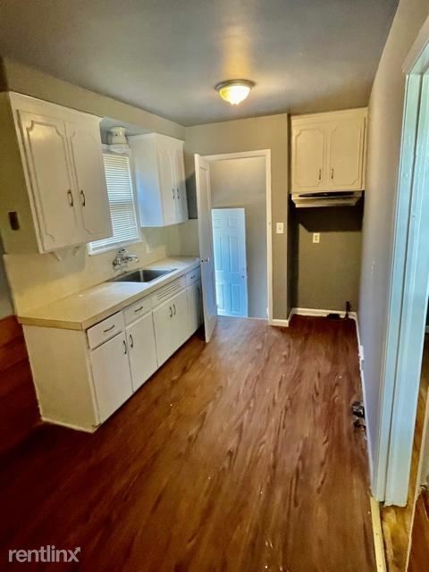 Foto del edificio - 3 br, 1 bath House - 18720 Elkhart St