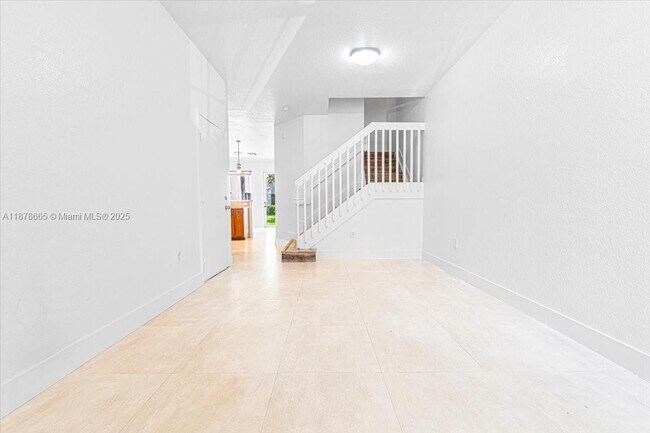 Foto del edificio - 21007 NW 14th Pl