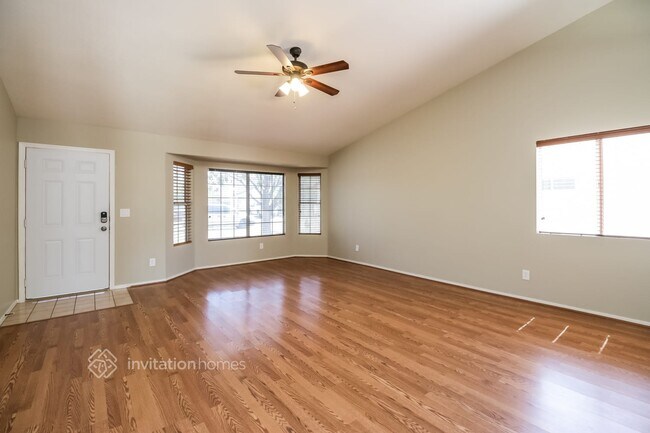 Foto del edificio - 8625 W Monte Vista Rd