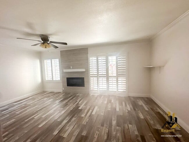 Foto del edificio - 3605 Larchmont Square Ln