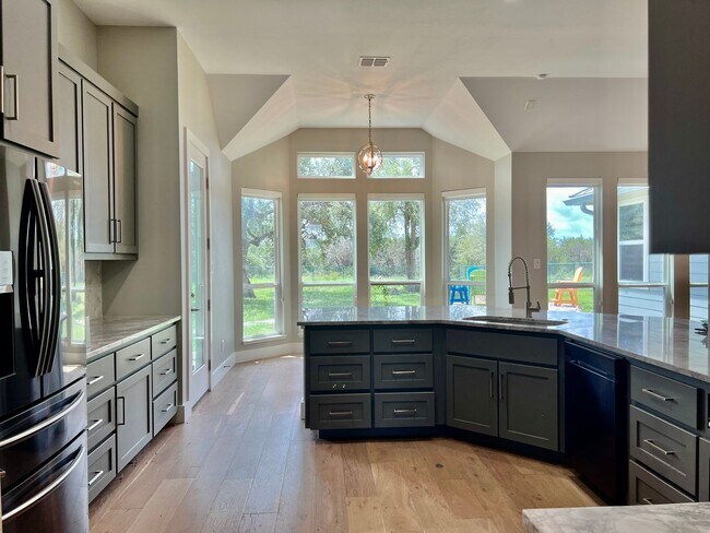 Foto del edificio - Hill Country Escape - 4 Bed/4 Bath Modern ...