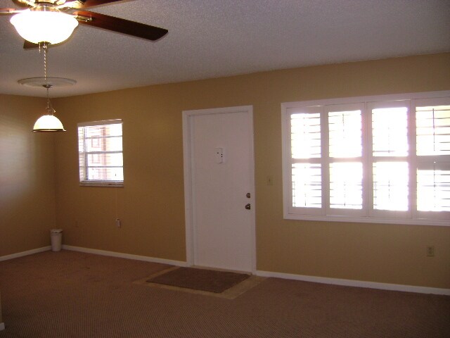 Building Photo - 2600 S Kanner Hwy