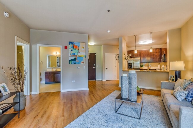 Interior Photo - Avant at the Arboretum