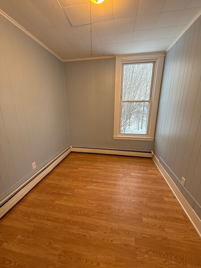 Building Photo - 173 Cook St