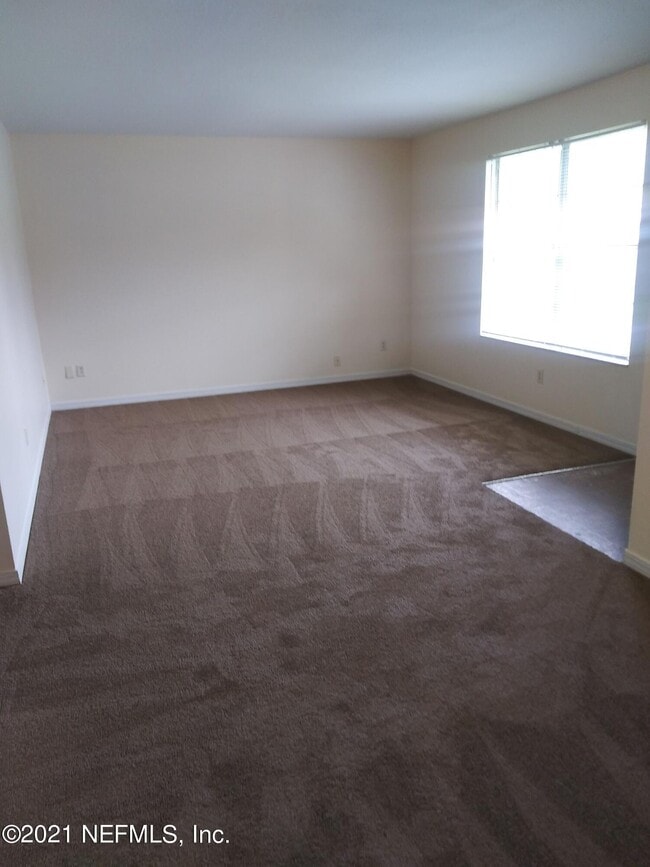 Building Photo - 480 Bentwood Ln