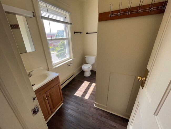 Foto del edificio - 400 S. Allen St.