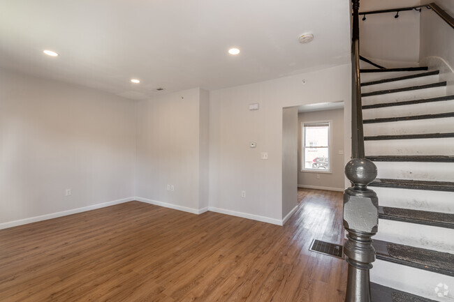 3HAB, 2BA - 1 - 12 Lawton Place