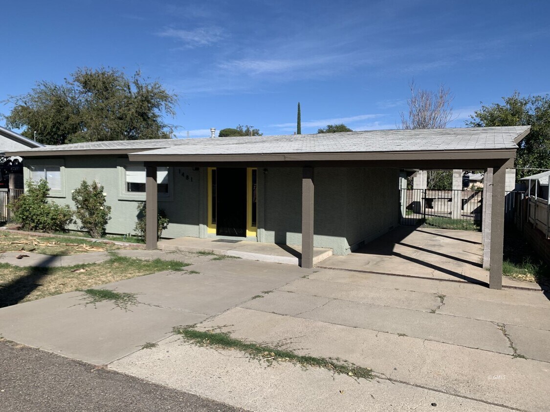 Primary Photo - 1481 N Cherry Ave