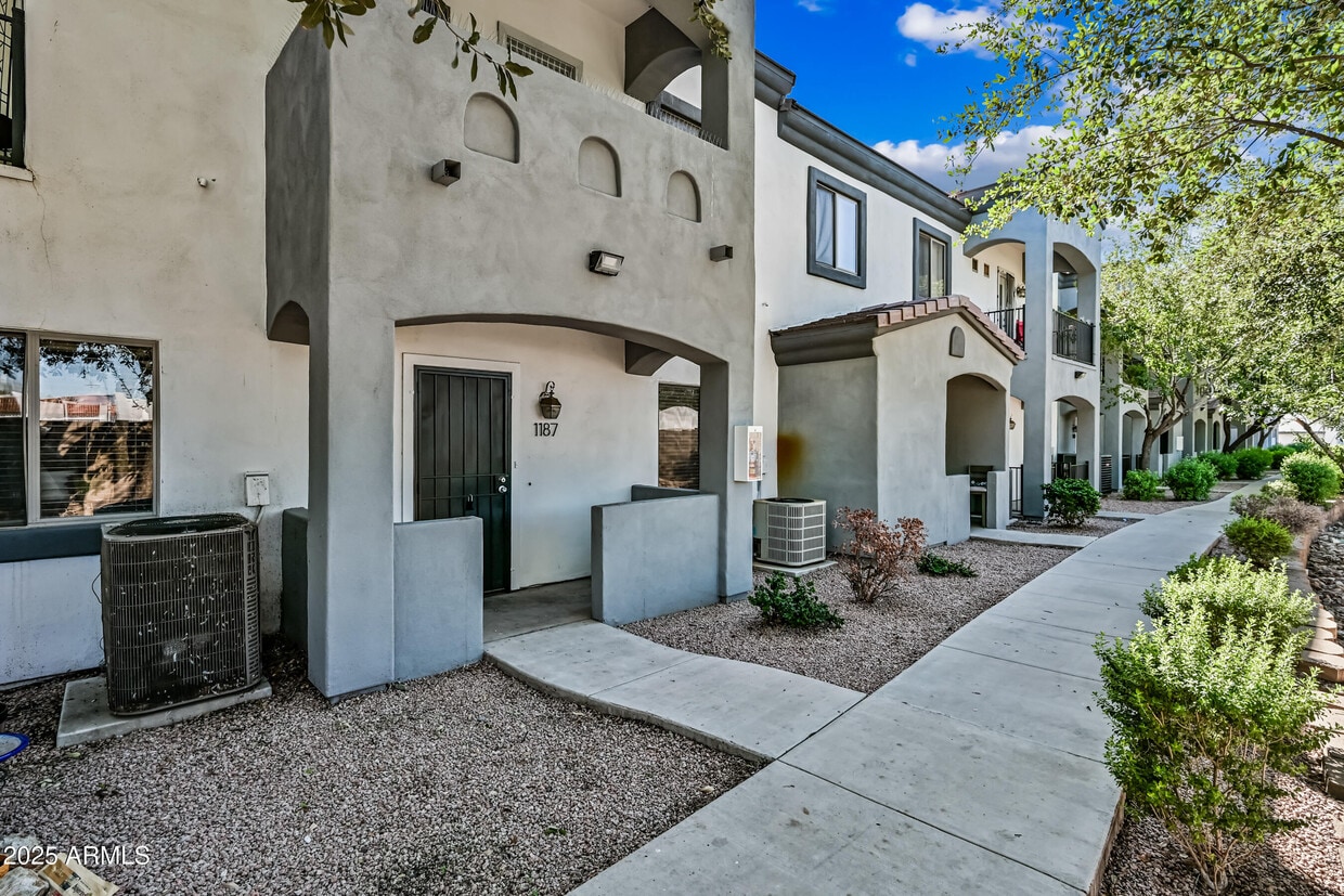 Foto principal - 4608 W Maryland Ave