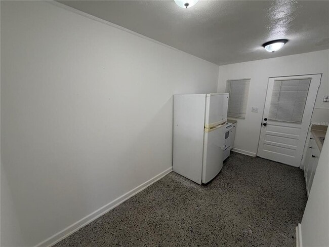 Building Photo - 2109 S Mills Ave