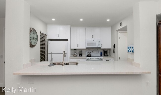 Building Photo - 2 br, 2 bath House - 5221 N 24th St #106
