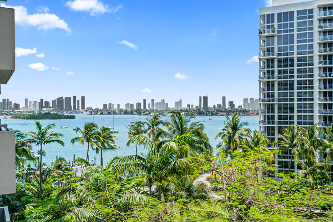 Building Photo - 1500-648 Bay Dr