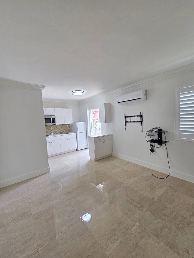 Foto del edificio - 1830 W 63rd St
