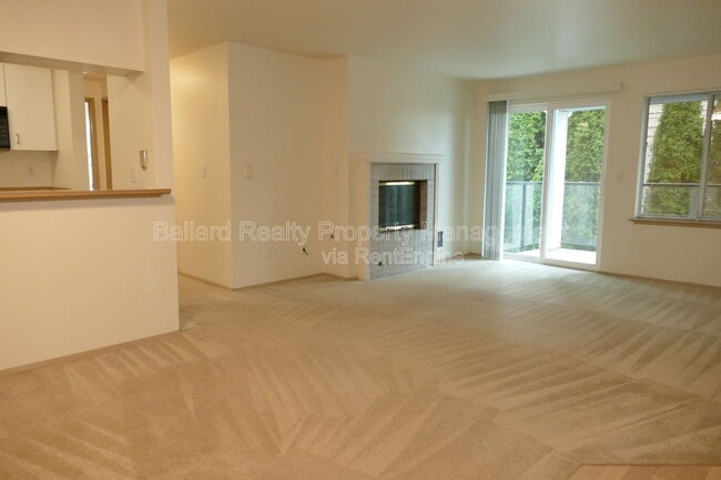 Building Photo - 2244 13th Ave W
