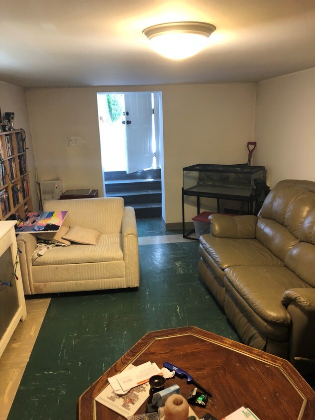 Family Room - 55 Hamilton Ave