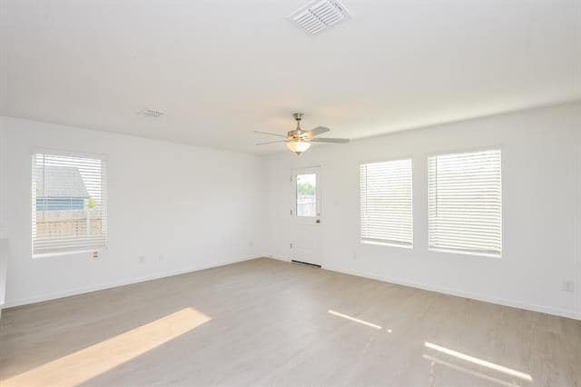 Foto del edificio - 2724 Mistwood Dr