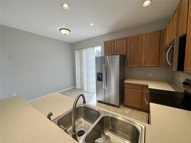 Foto del edificio - 8846 Christie Dr