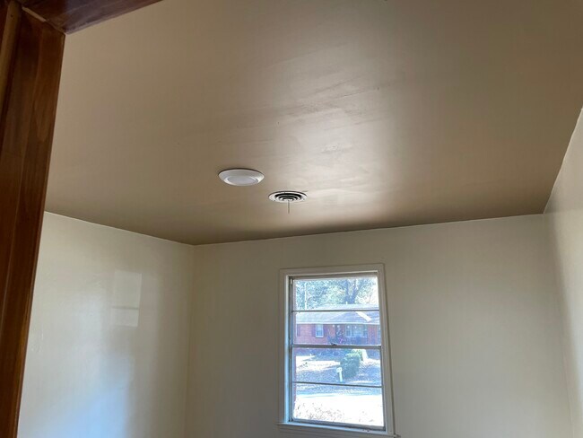 Building Photo - 4143 Coventry Dr