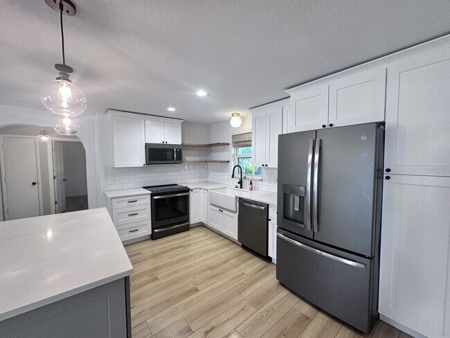 Building Photo - 1422 Byram Dr