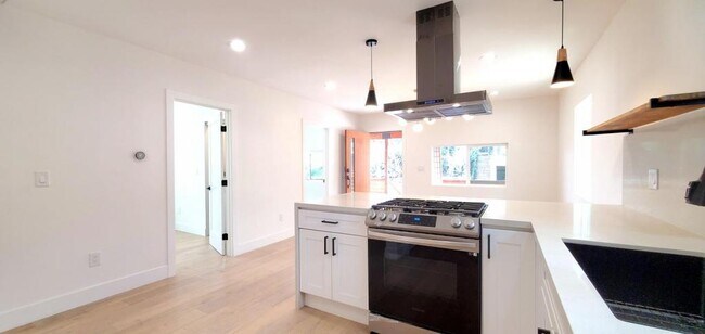 Building Photo - 6101 Springvale Dr