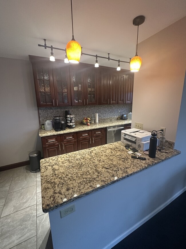 Building Photo - 1912 Dupont Ave S