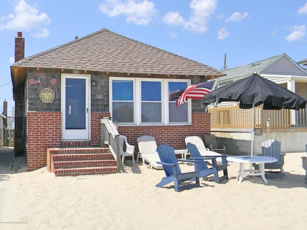 Primary Photo - 155 Beach Front