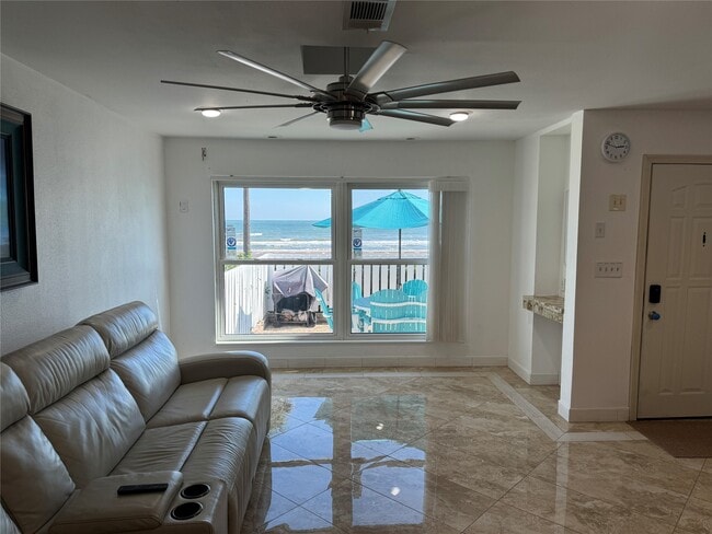 Building Photo - 8416 Seawall Blvd