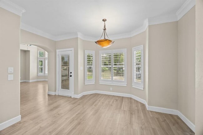 Building Photo - 4801 Interlachen Ln