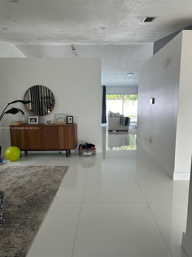 Foto del edificio - 1465 NW 129th Terrace