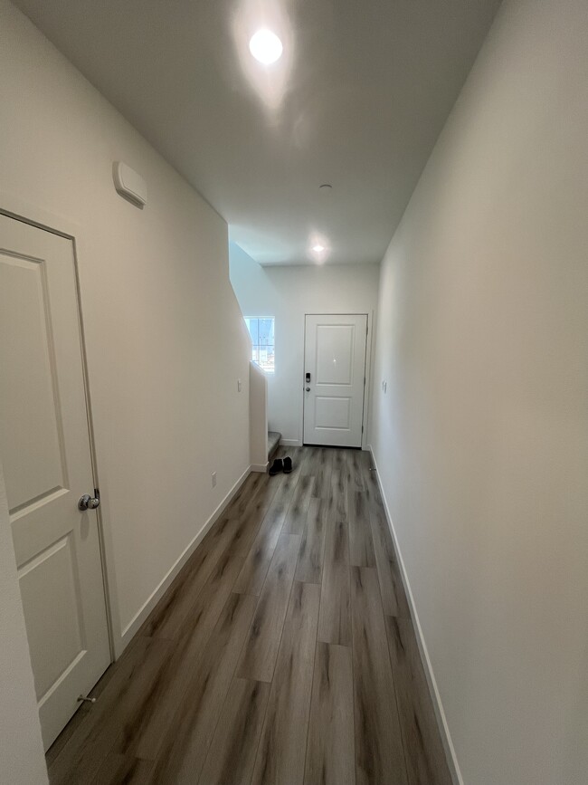 Building Photo - 3030 Steiner Ln