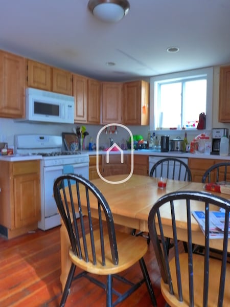 Building Photo - 34 Alleghany St