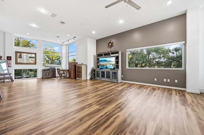 Foto del edificio - 102 Quitman St