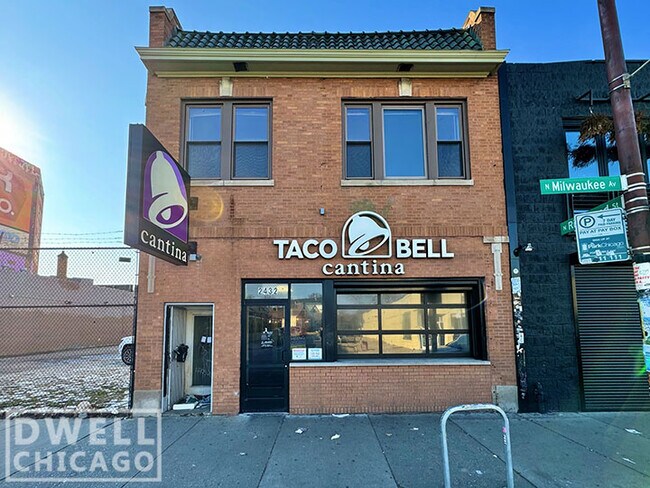 Foto del edificio - 2432 N Milwaukee Ave
