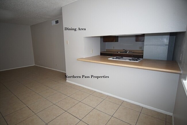 Building Photo - 5209 Carousel Dr