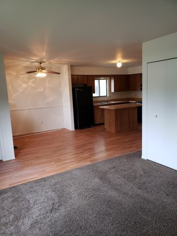 Dining area - 549 S Elm St