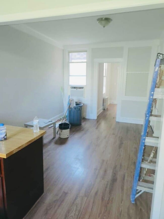 Building Photo - 59-13 68th Ave