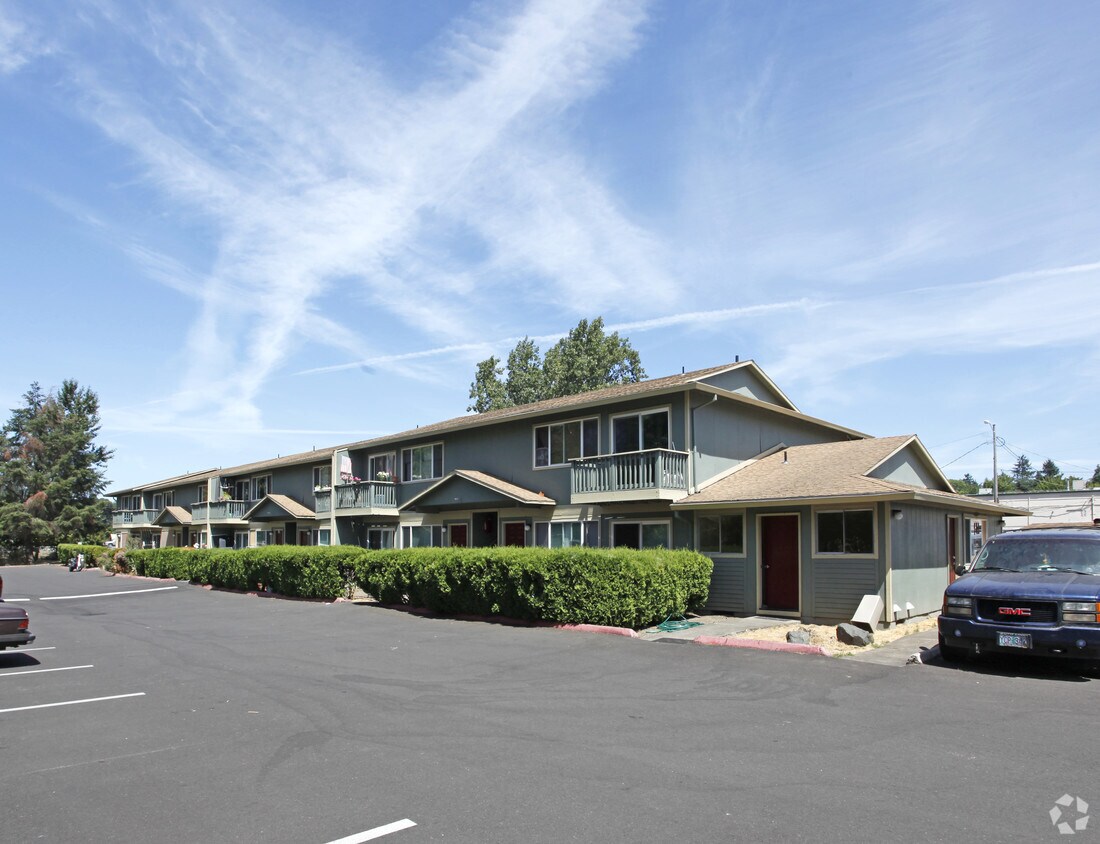 Primary Photo - Greenfield Apartments