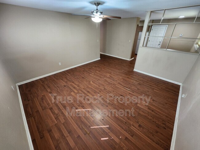 Foto del edificio - 804 W 7th St