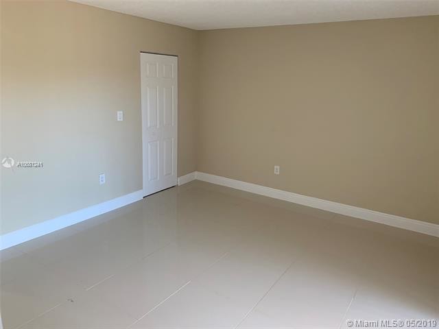 Foto del edificio - 10835 NW 7 ST  22-41