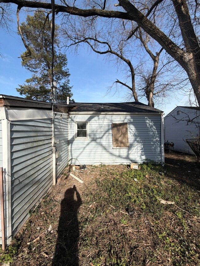 Building Photo - 730 N 74th St