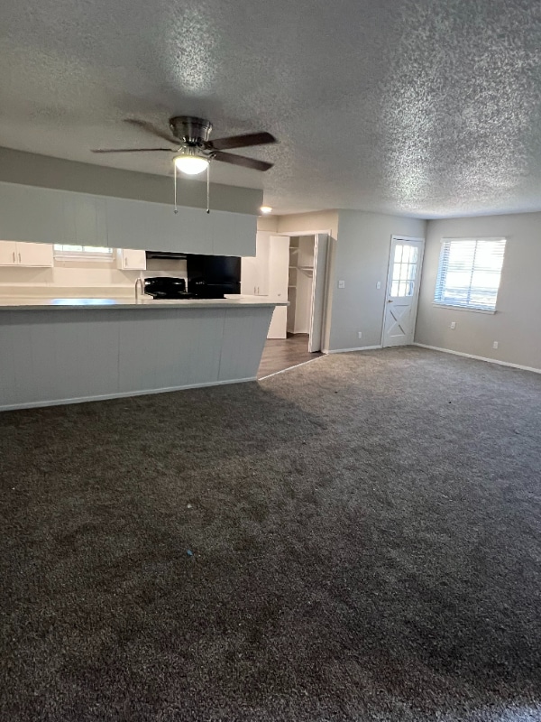 Building Photo - 4515 Cottonwood Ln
