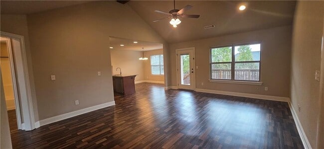 Building Photo - 1340 Colonel Hawthorne Dr