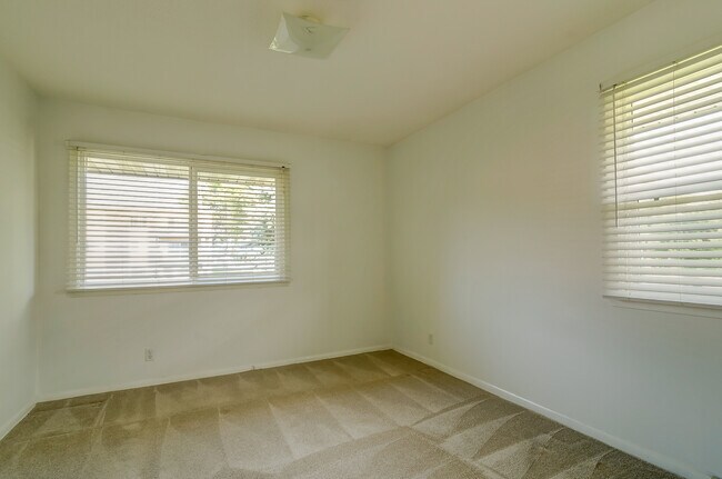 Foto del edificio - 36th Ave Apartments