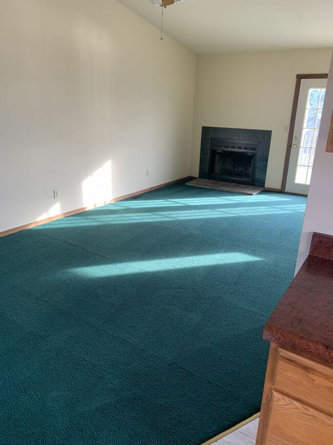 Foto del edificio - Duplex Available in Forsyth!